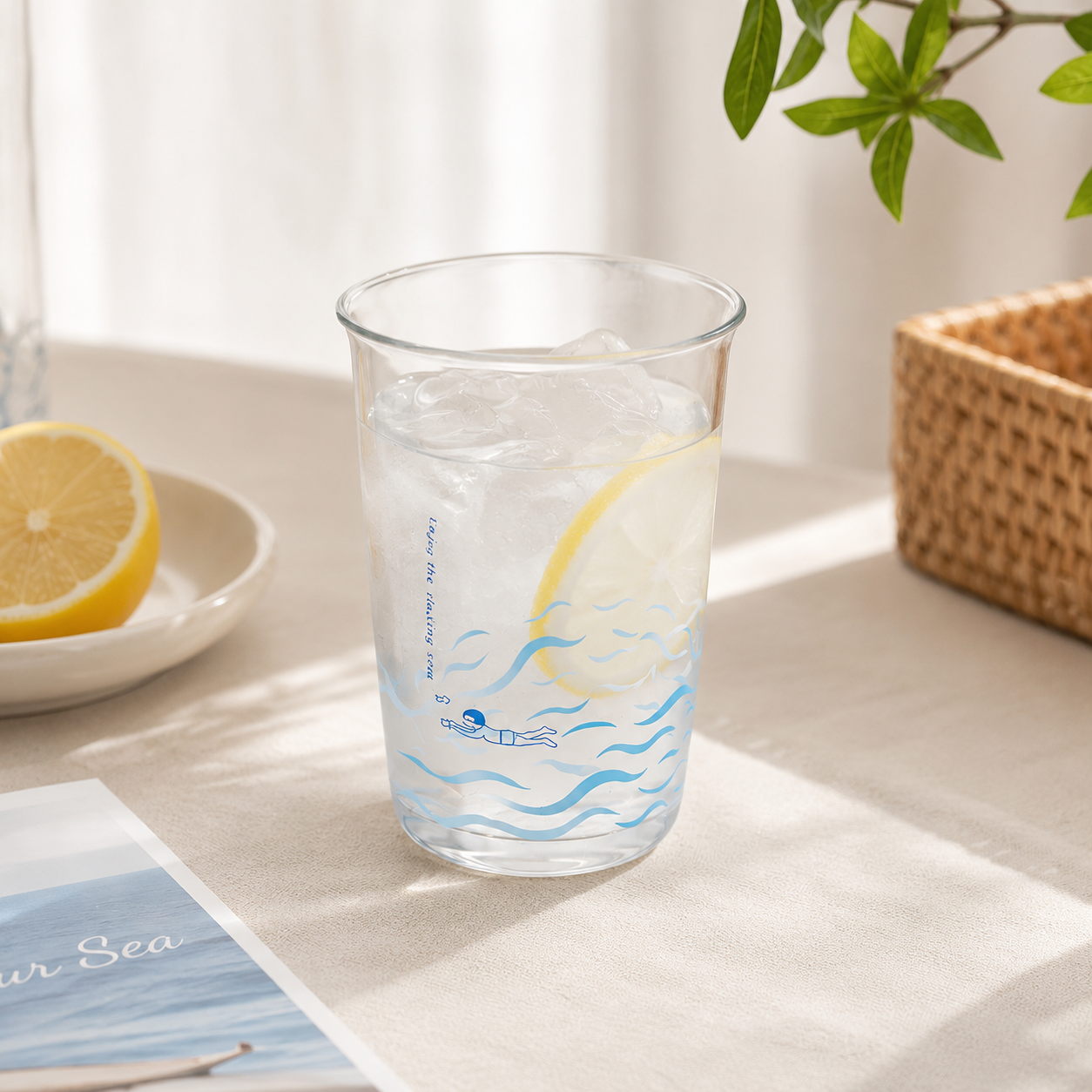Summer Ocean Glass Tumbler – 500ml Borosilicate Drinking Glass | Swimmer Wave Design Cup for Water, Coffee & Iced Drinks
