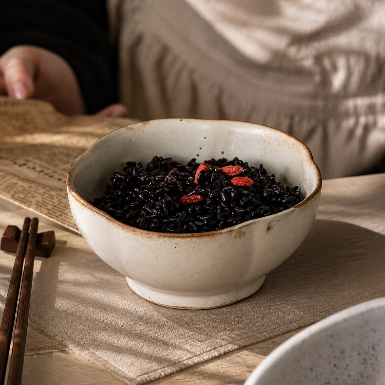 Japanese Ceramic Rice Bowl – Rustic Wabi Sabi Flower Shaped Bowl