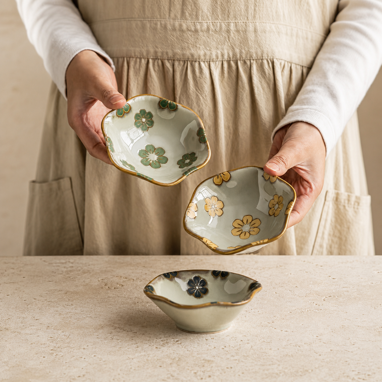 Japanese Floral Ceramic Dipping Dish – 4.3 Inch Small Sauce Bowl, Vintage Flower Condiment Plate for Soy Sauce & Appetizers